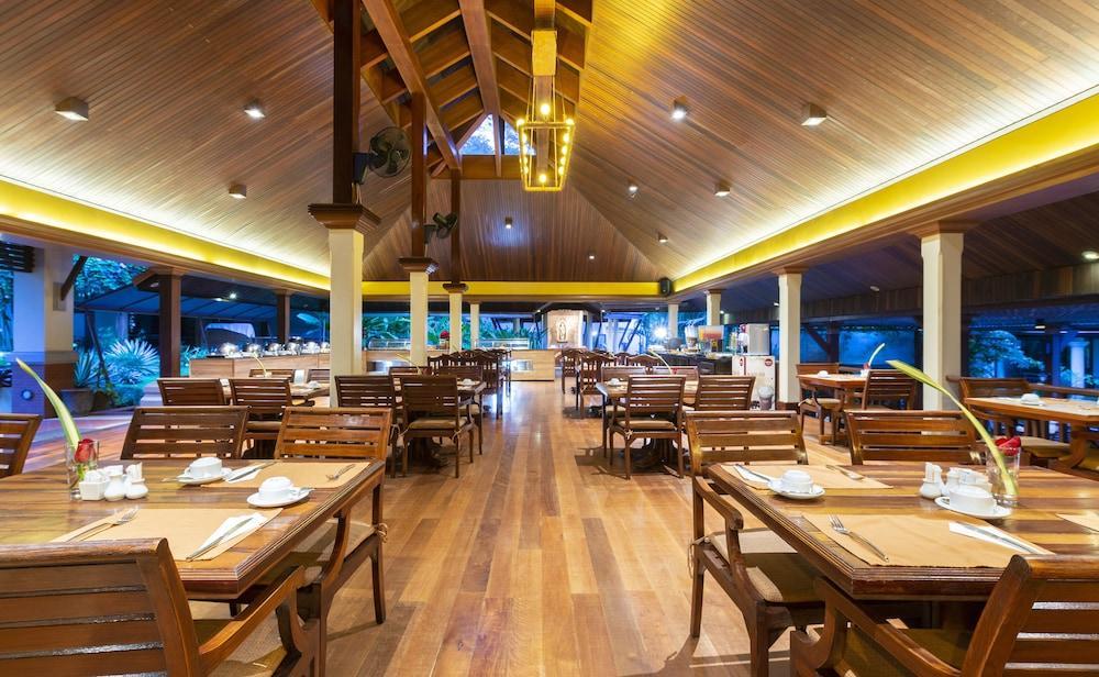 Khaolak Bayfront Resort Takuapa Bagian luar foto