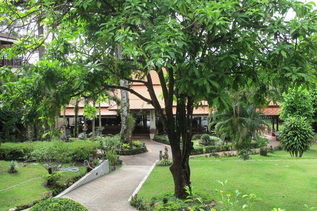Khaolak Bayfront Resort Takuapa Bagian luar foto