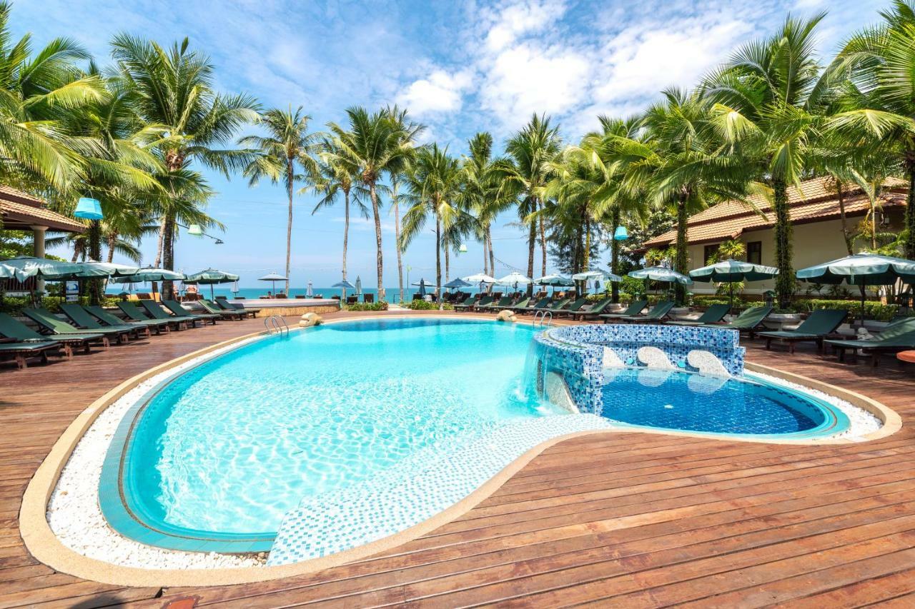 Khaolak Bayfront Resort Takuapa Bagian luar foto