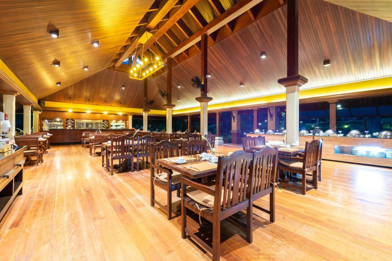 Khaolak Bayfront Resort Takuapa Bagian luar foto