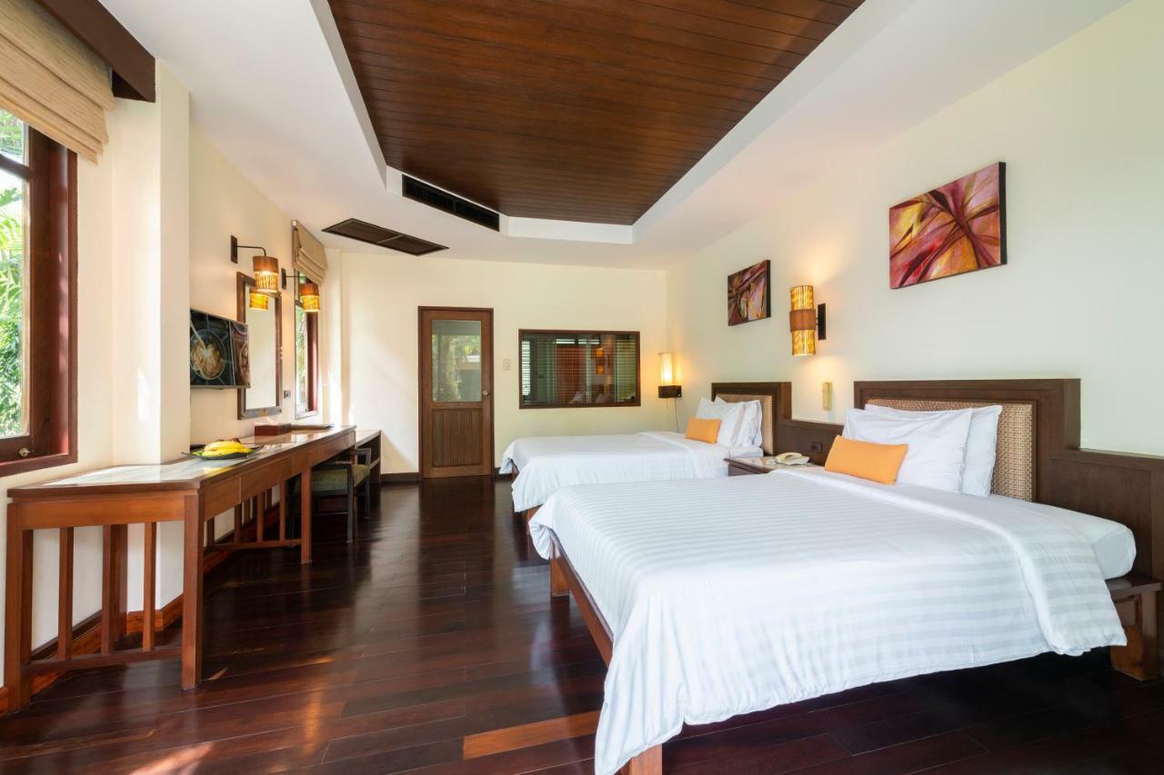 Khaolak Bayfront Resort Takuapa Bagian luar foto