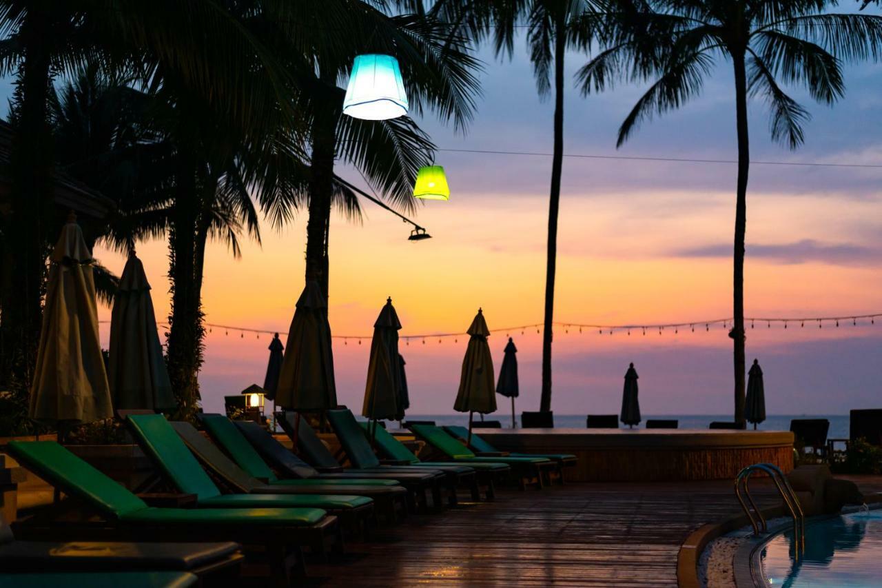 Khaolak Bayfront Resort Takuapa Bagian luar foto